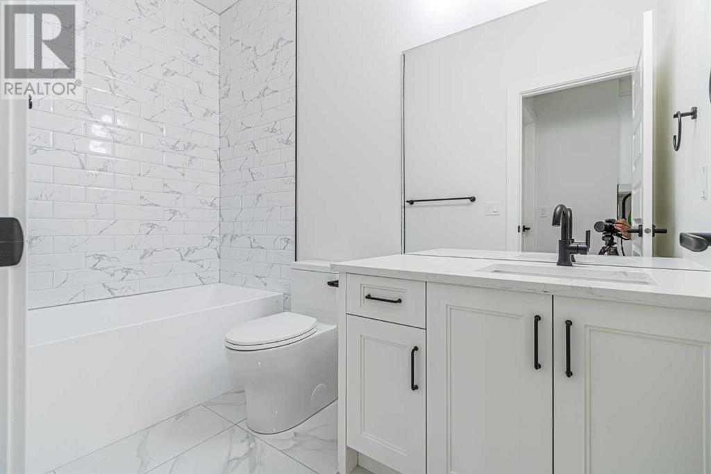Single Family House for Sale in  Broadview Road NW West Hillhurst Calgary 