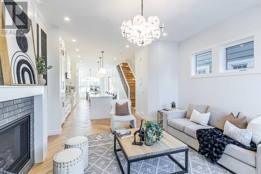 Single Family House for Sale in  Broadview Road NW West Hillhurst Calgary 