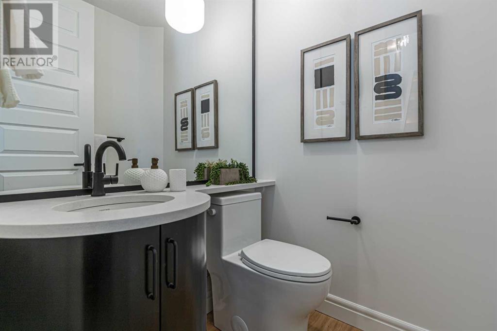 Single Family House for Sale in  Broadview Road NW West Hillhurst Calgary 