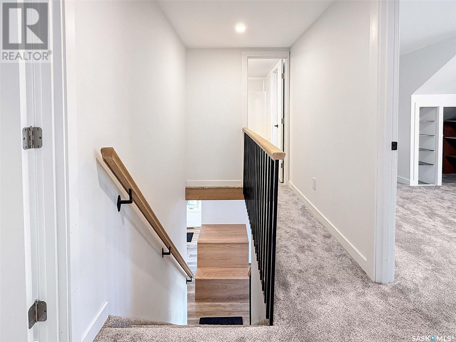Single Family House 2 Level for Sale in  rd AVENUE NE Swift Current 
