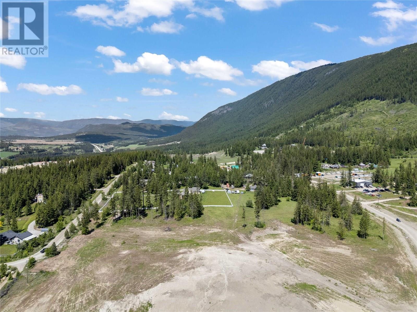 Photo 8 of 3682 Ford Road, Tappen BC