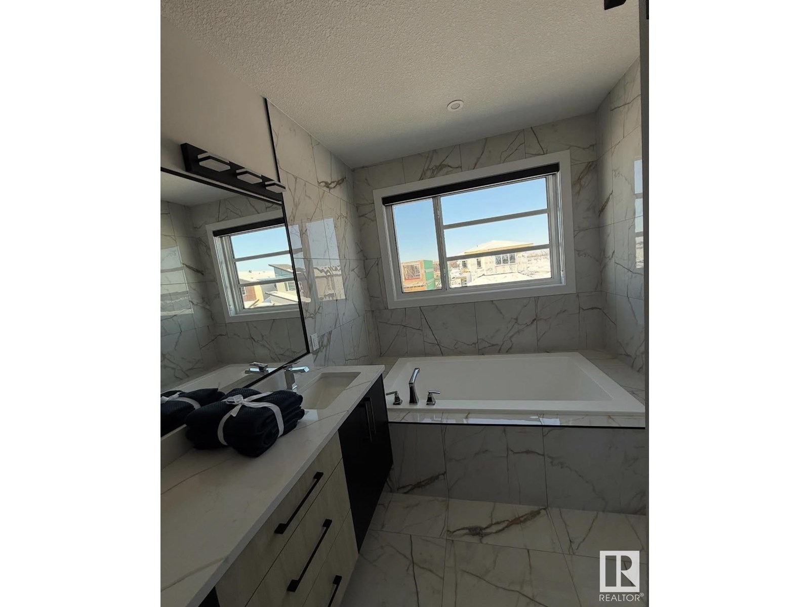 Photo 10 of 8455 Mayday Link Sw, Edmonton AB