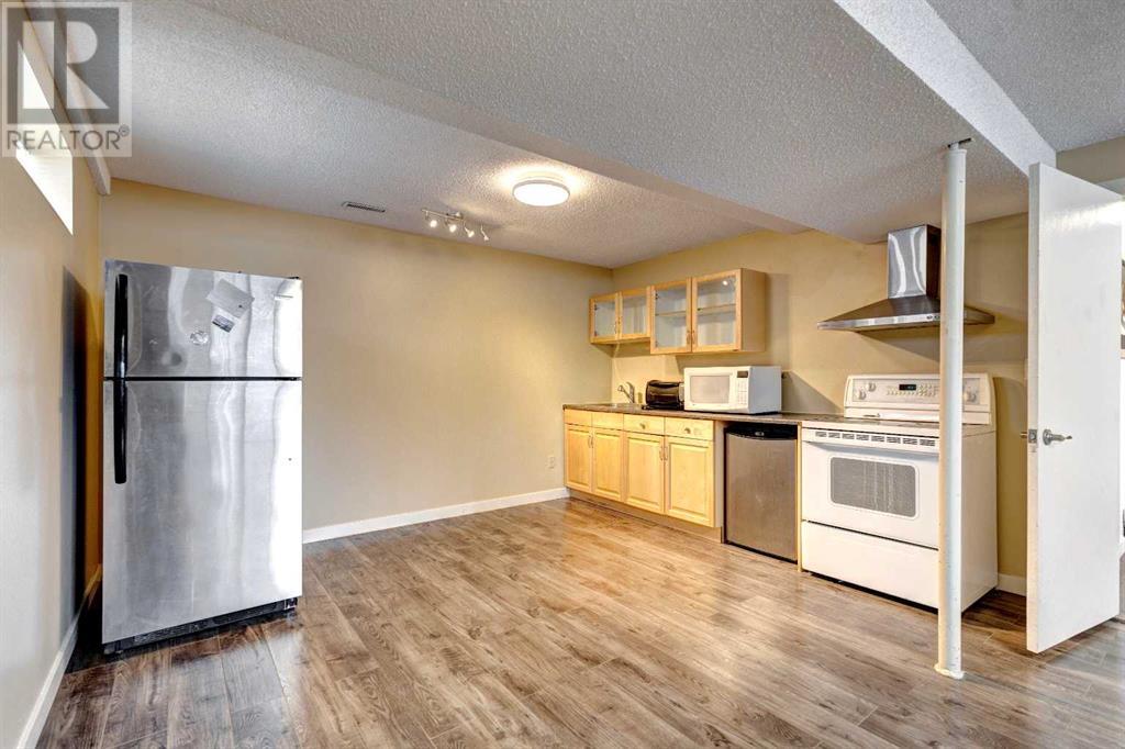 Single Family House Bi-level for Sale in  Braeside Drive SW Braeside Calgary 