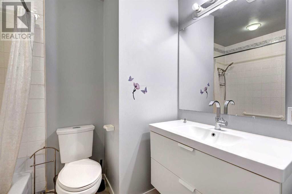 Single Family House Bi-level for Sale in  Braeside Drive SW Braeside Calgary 