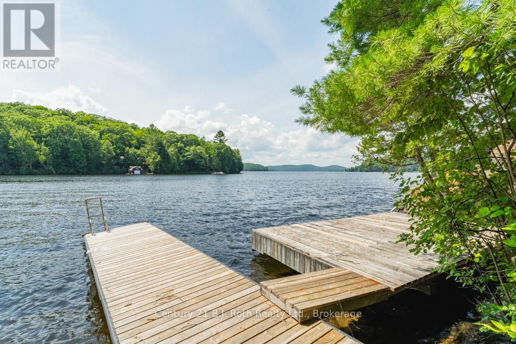 Photo 5 of 1033 Bayview Point Road, Lake Of Bays ON
