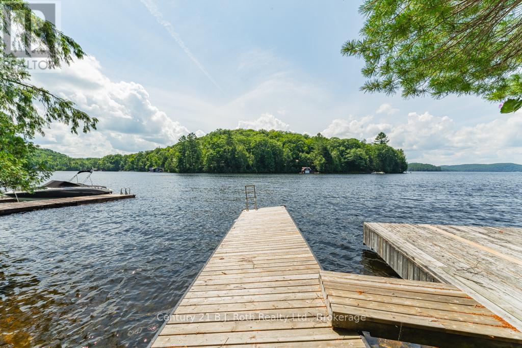 Photo 4 of 1033 Bayview Point Road, Lake Of Bays ON