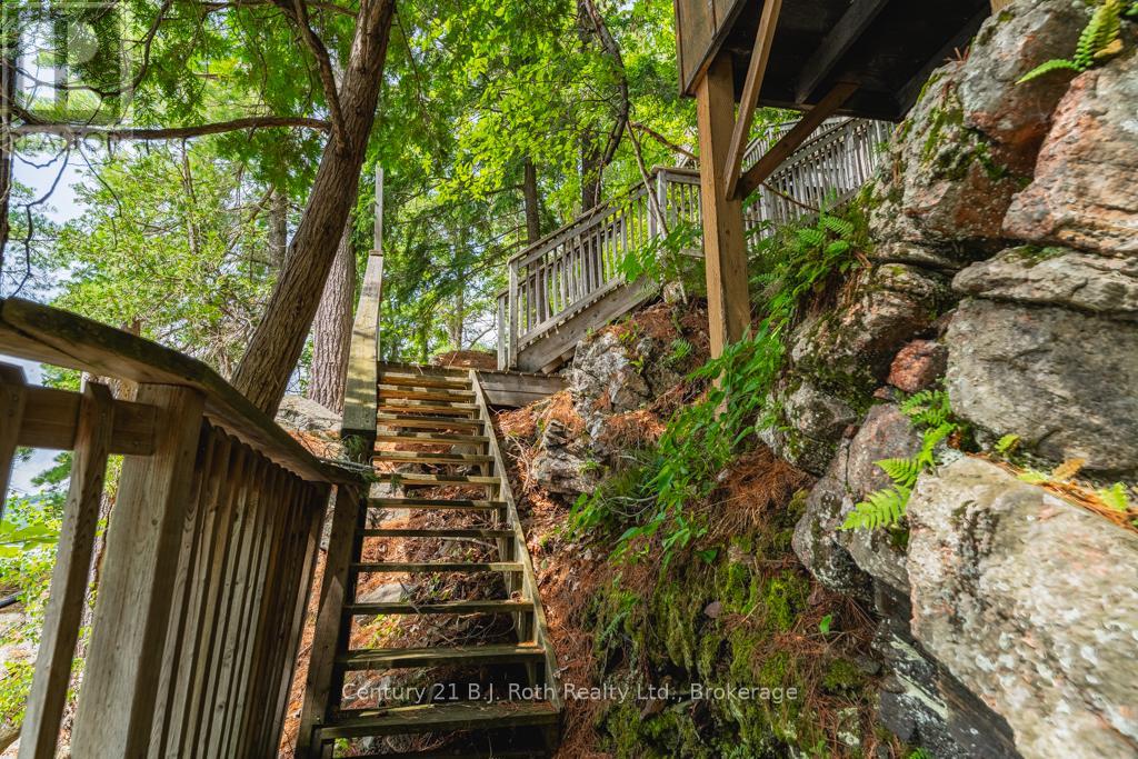 Photo 23 of 1033 Bayview Point Road, Lake Of Bays ON