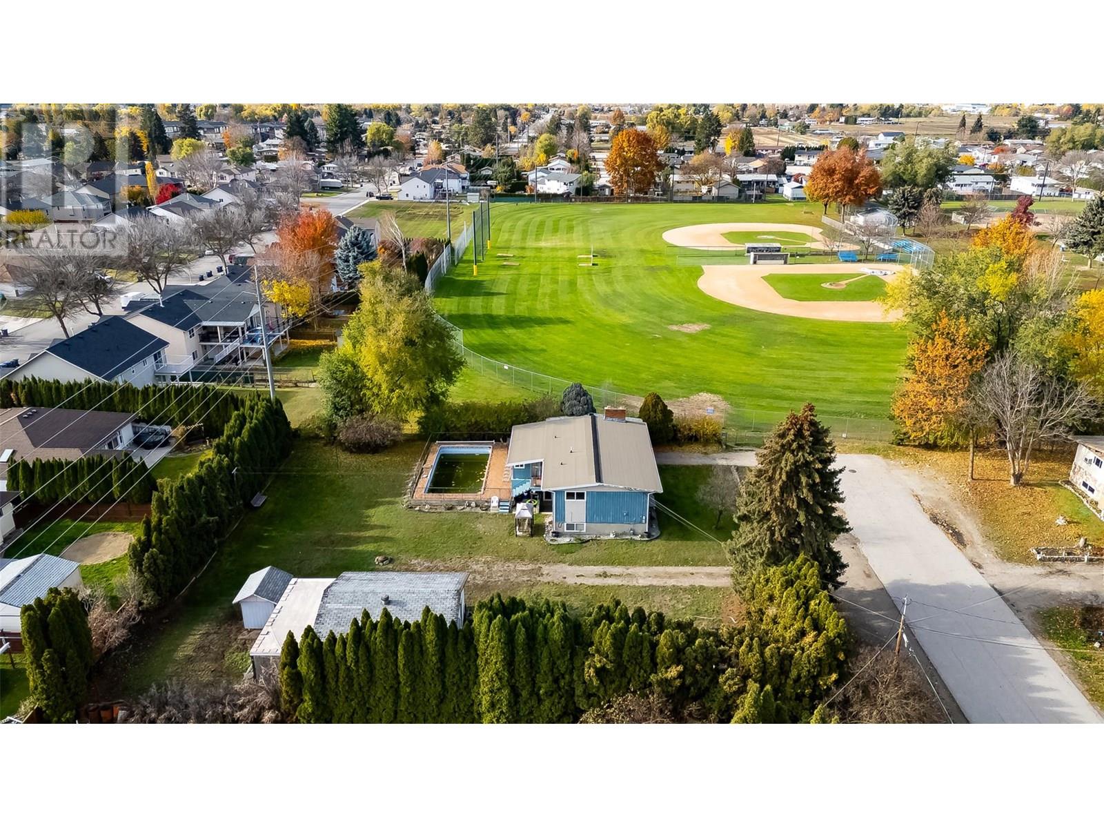  375 Edith Gay Road, Kelowna