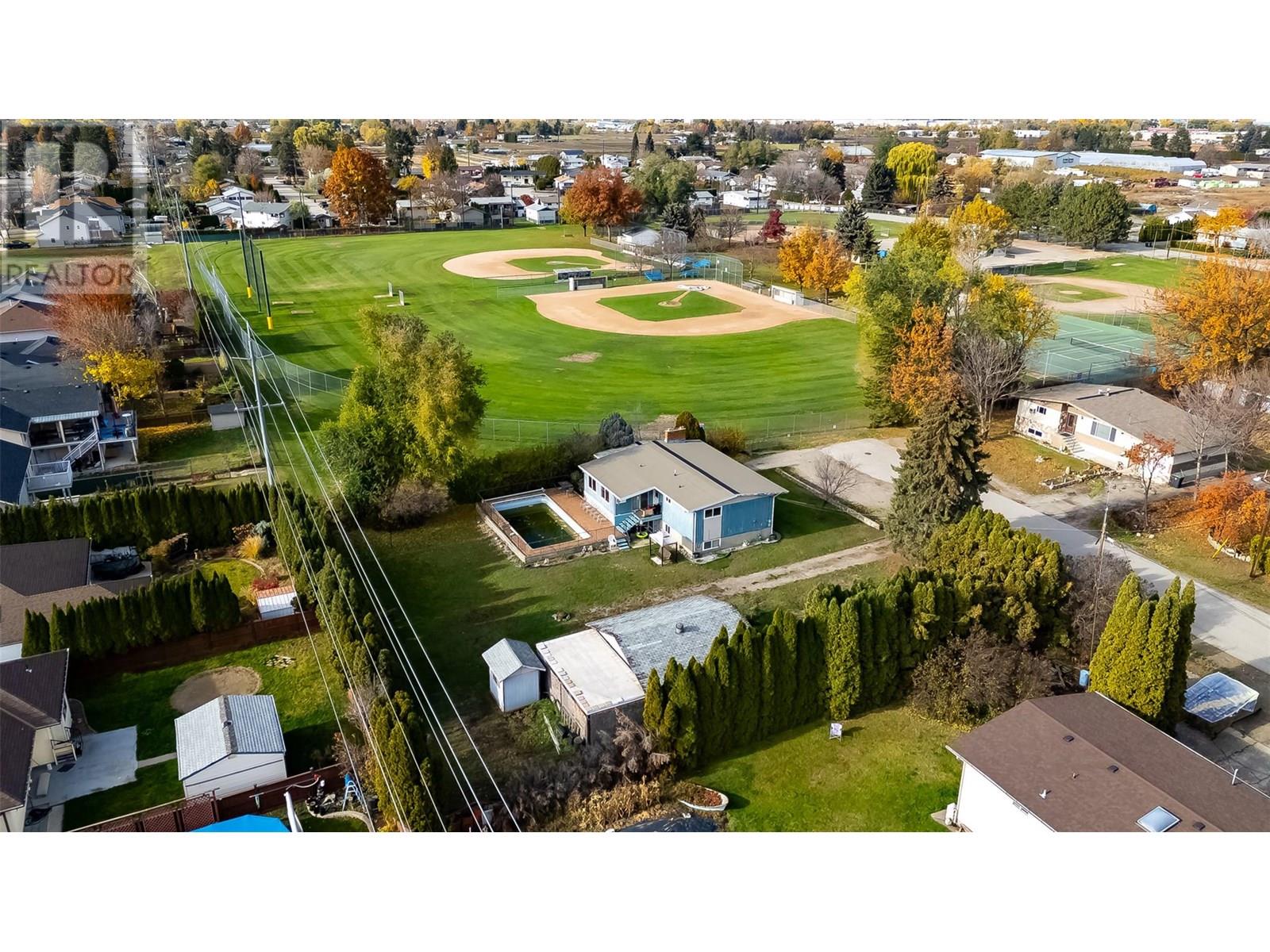  375 Edith Gay Road, Kelowna