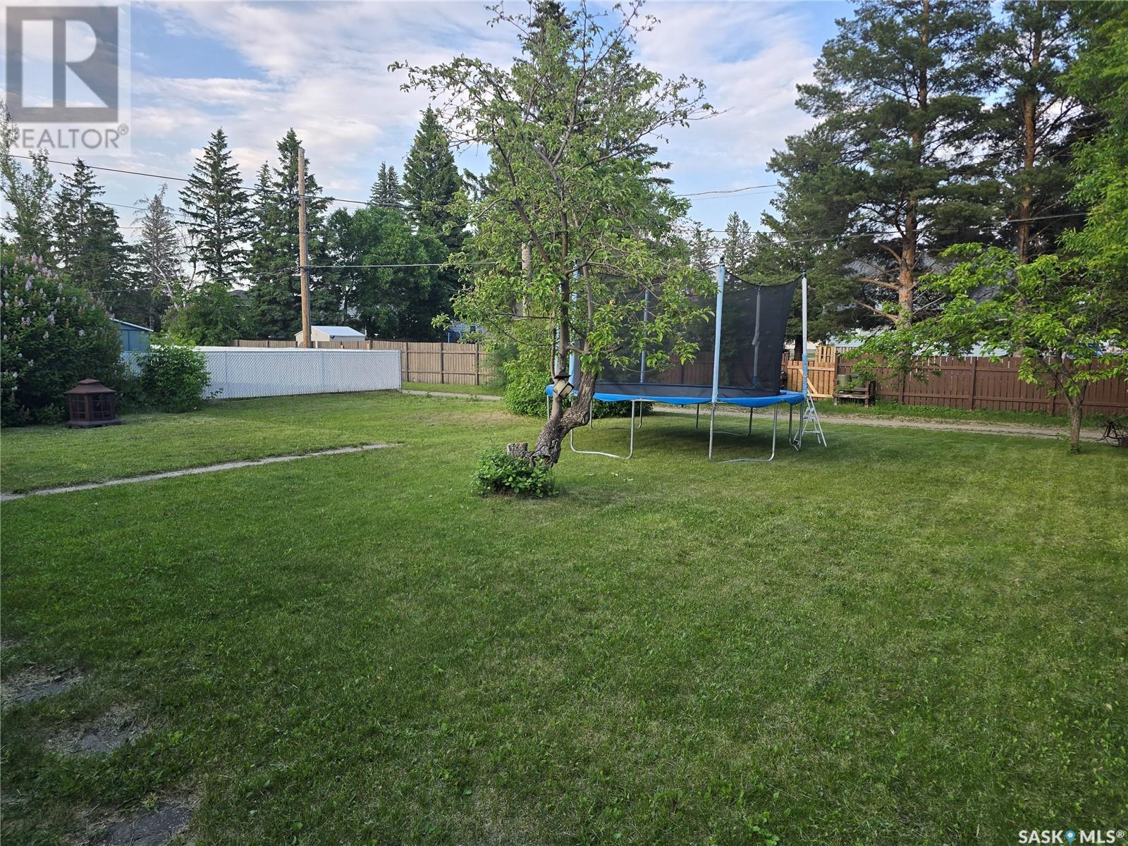 Photo 45 of 212 8th Street E, Wynyard SK