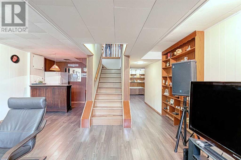 5007 Vallance Crescent NW, Calgary, Alberta