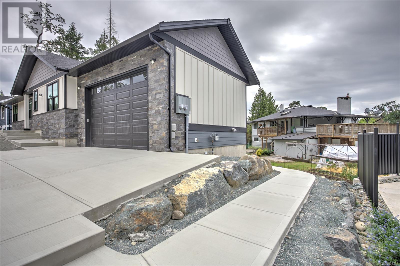 2036 Oakhill Pl, Duncan