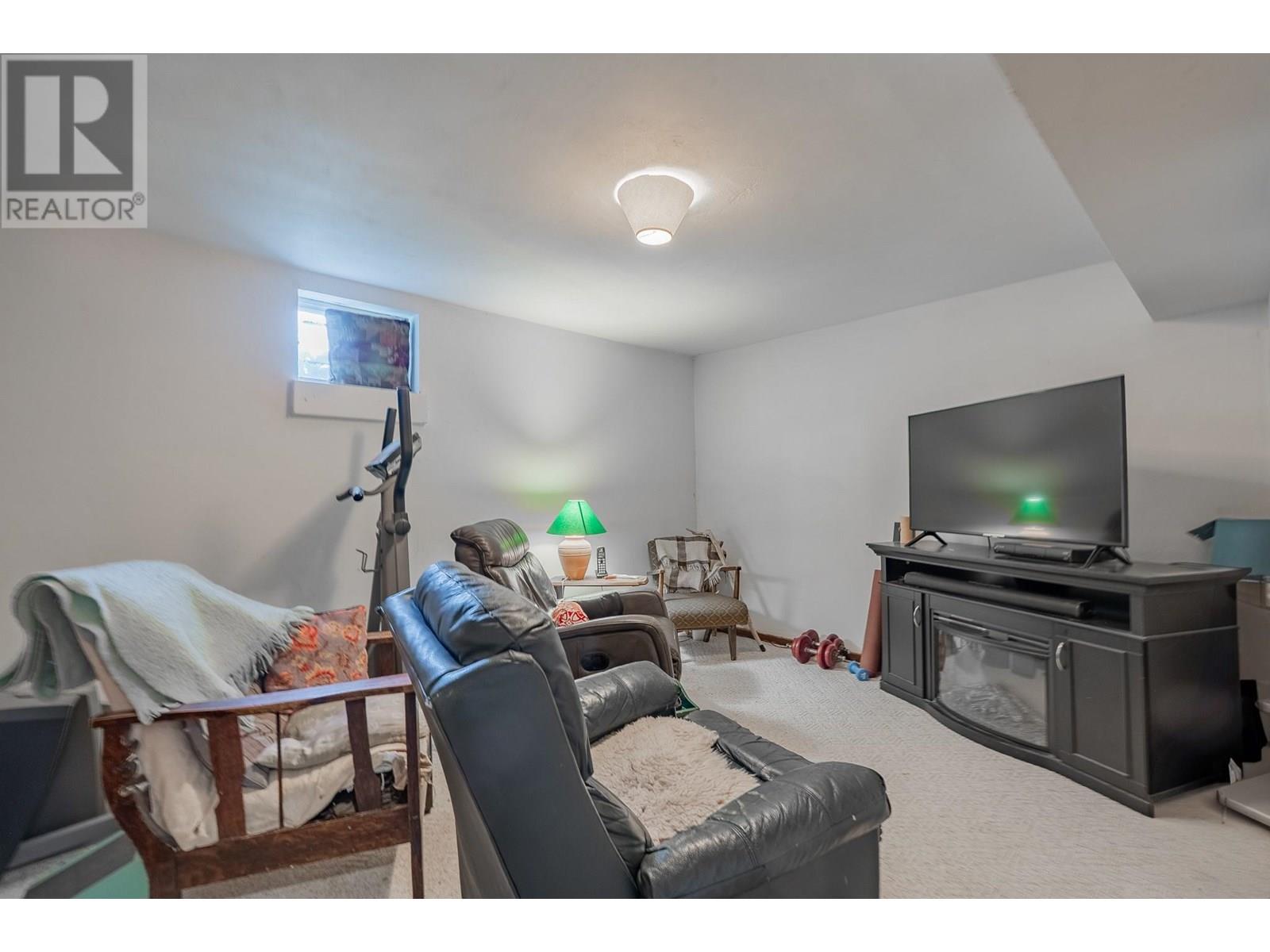 1012 11 Avenue, Invermere
