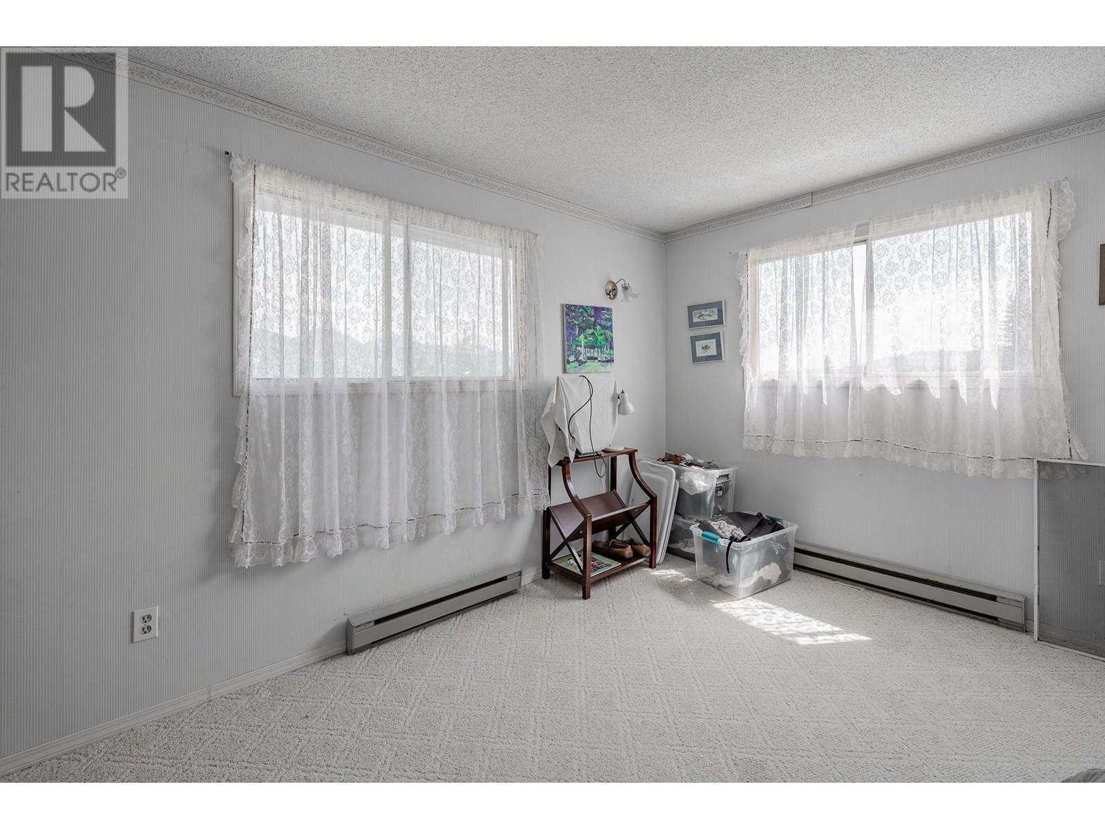 1012 11 Avenue, Invermere