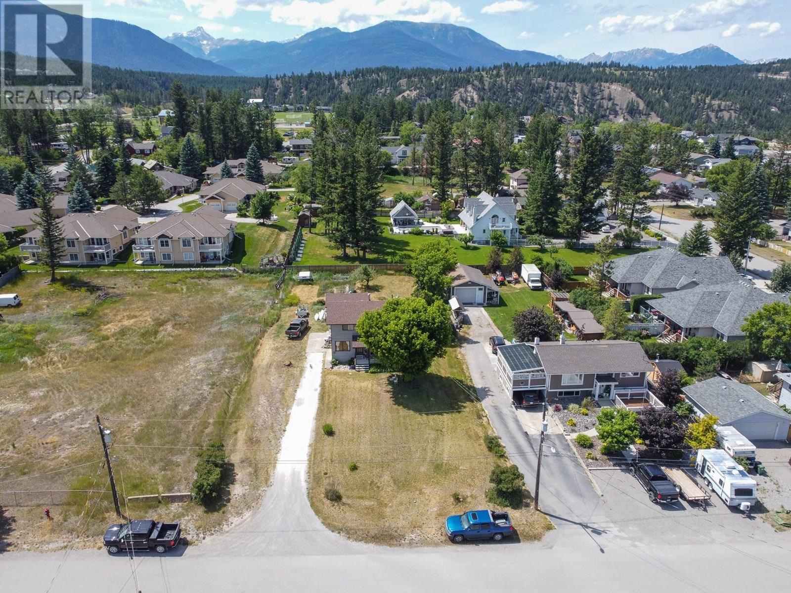 1012 11 Avenue, Invermere