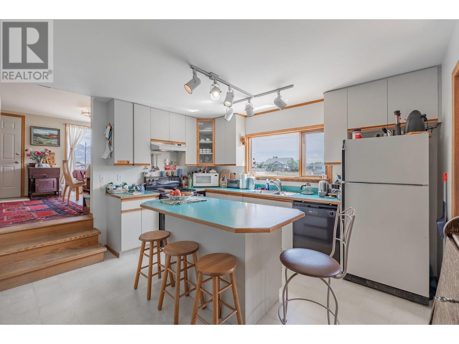 1012 11 Avenue, Invermere