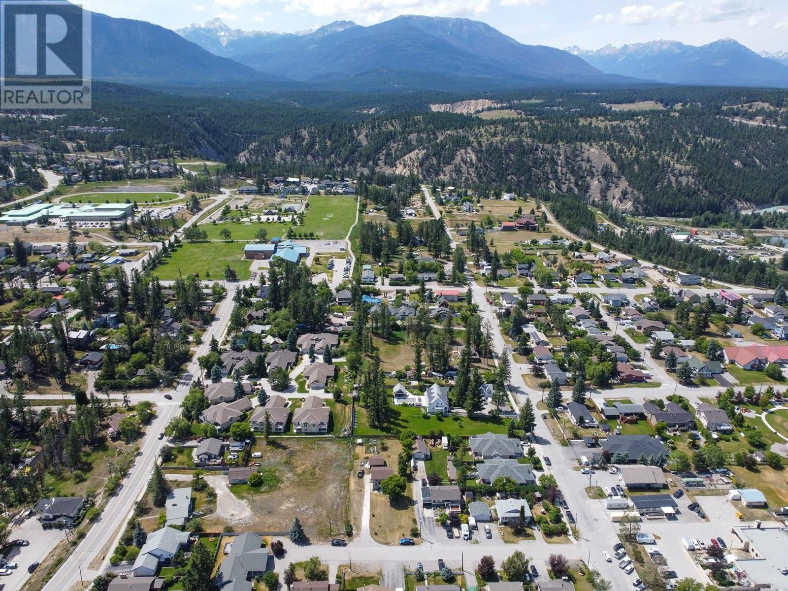 1012 11 Avenue, Invermere