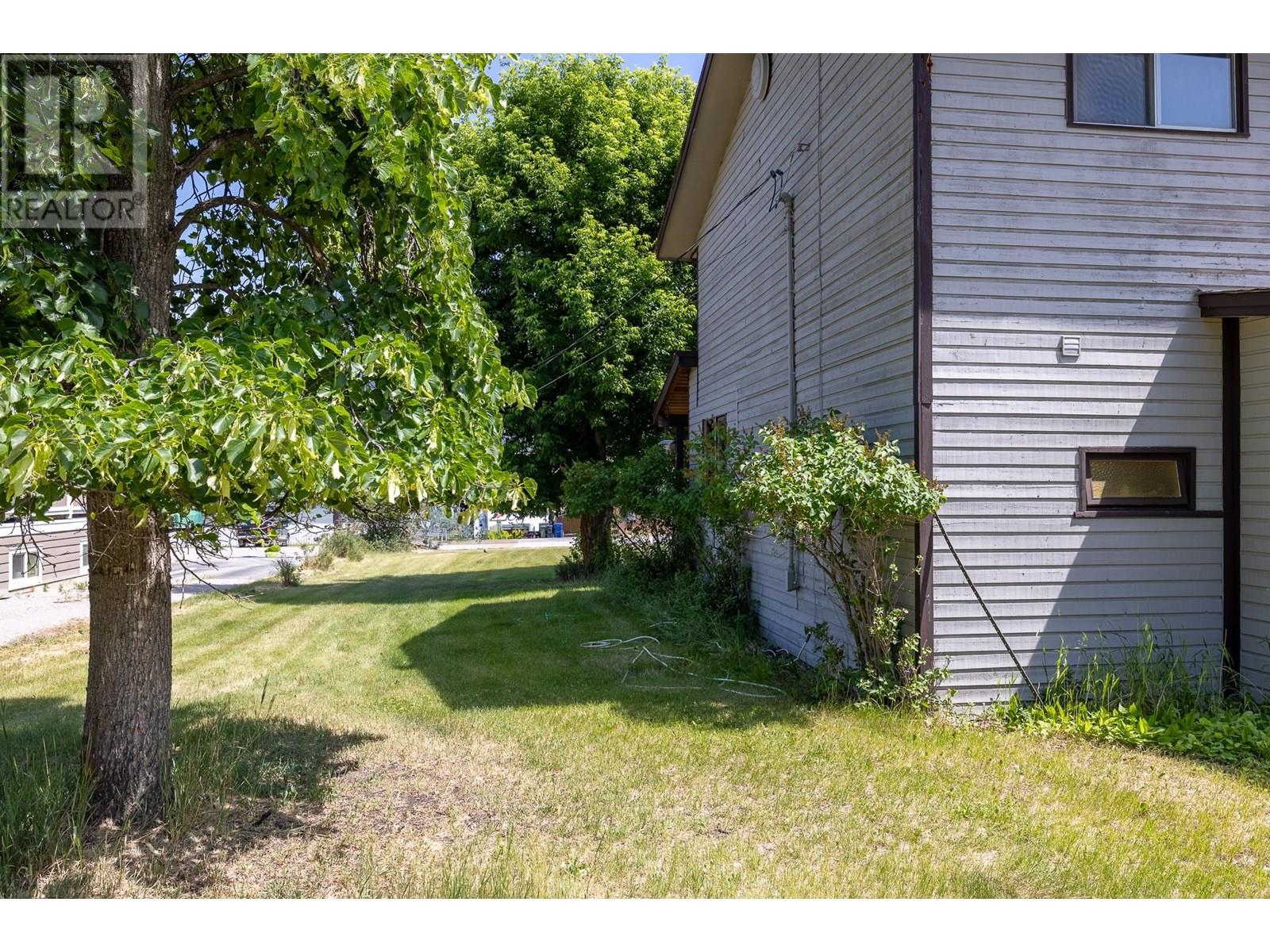 1012 11 Avenue, Invermere
