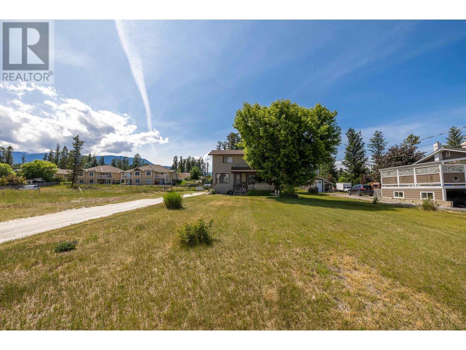 1012 11 Avenue, Invermere