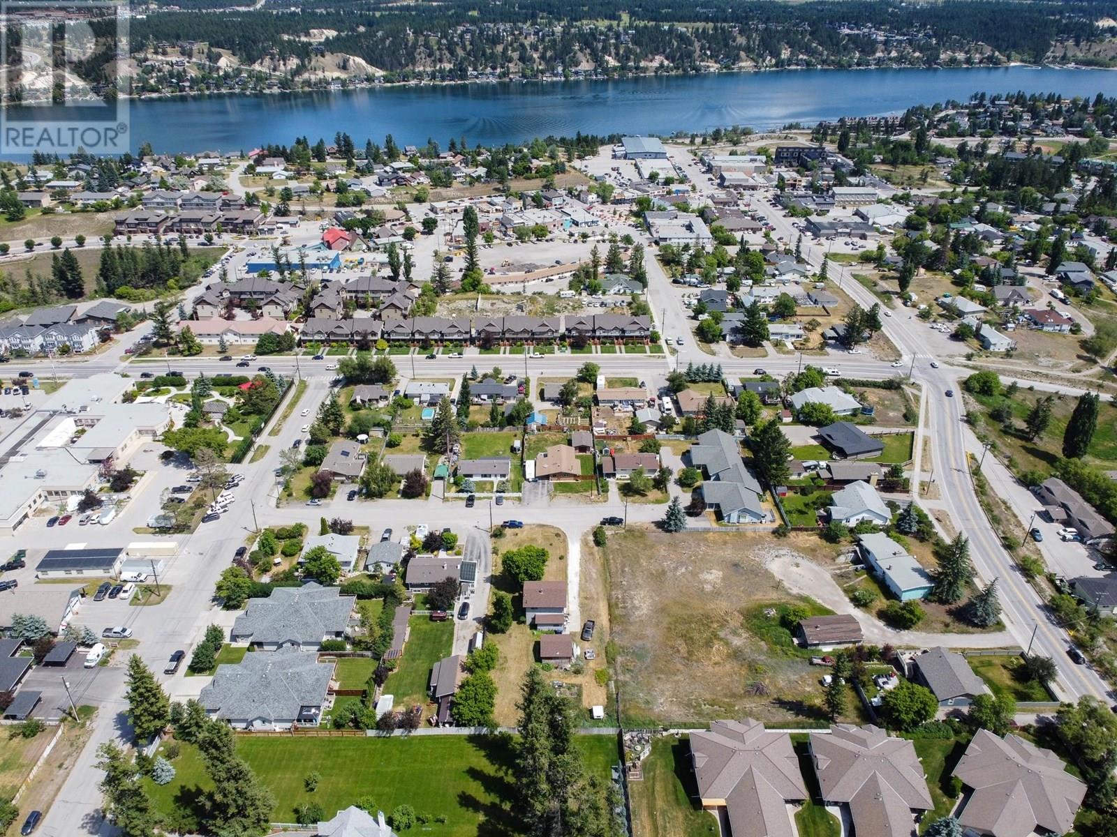 1012 11 Avenue, Invermere
