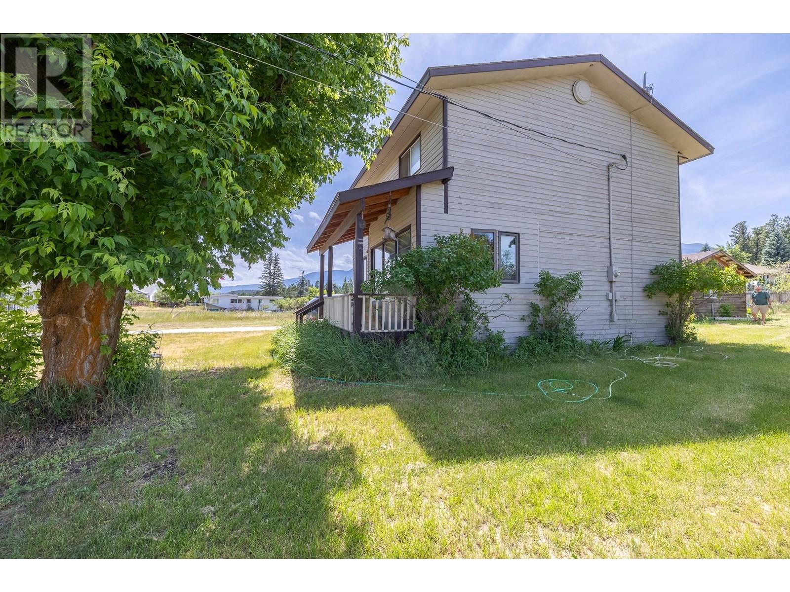 1012 11 Avenue, Invermere