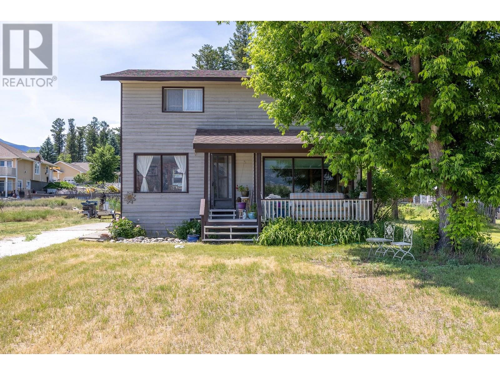 1012 11 Avenue, Invermere