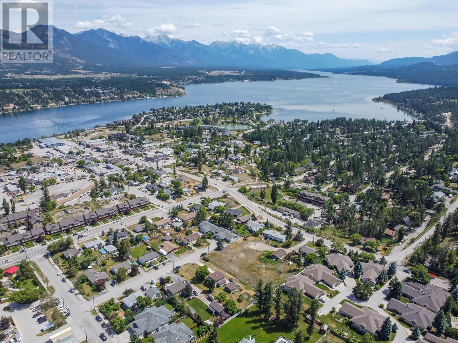 1012 11 Avenue, Invermere