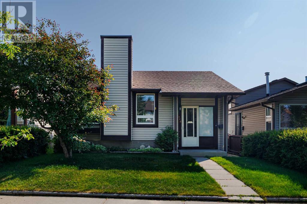 Single Family House Bungalow for Sale in  Macewan Glen Drive NW MacEwan Glen Calgary 