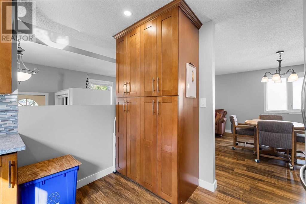 Single Family House Bungalow for Sale in  Macewan Glen Drive NW MacEwan Glen Calgary 