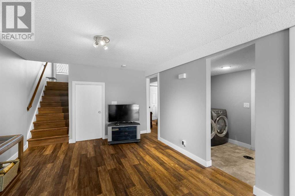 Single Family House Bungalow for Sale in  Macewan Glen Drive NW MacEwan Glen Calgary 