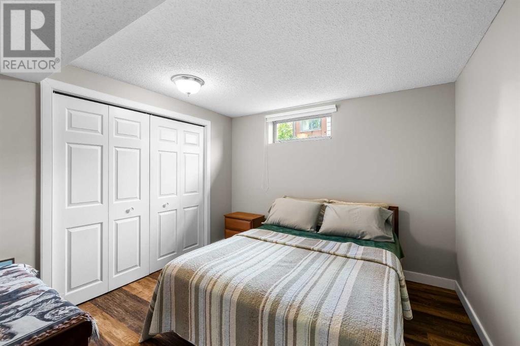 Single Family House Bungalow for Sale in  Macewan Glen Drive NW MacEwan Glen Calgary 