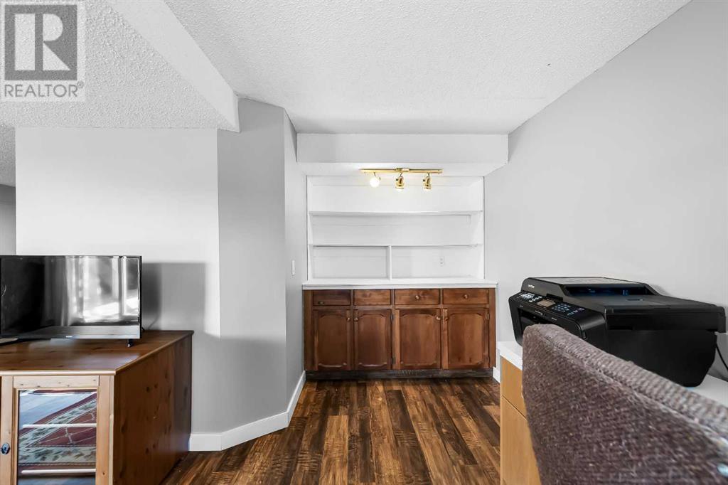 Single Family House Bungalow for Sale in  Macewan Glen Drive NW MacEwan Glen Calgary 