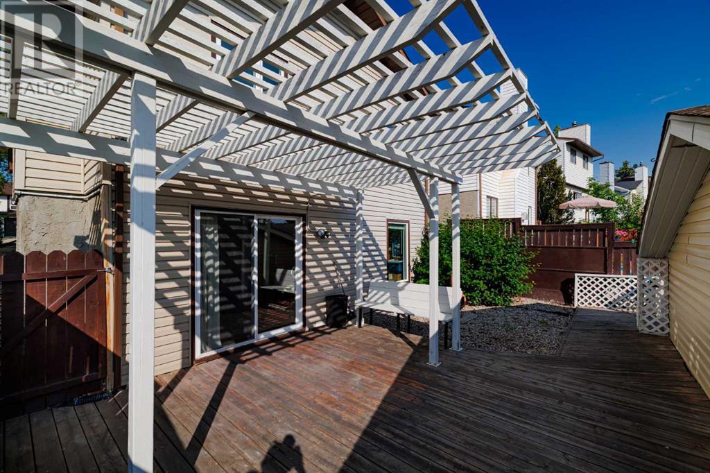 Single Family House Bungalow for Sale in  Macewan Glen Drive NW MacEwan Glen Calgary 