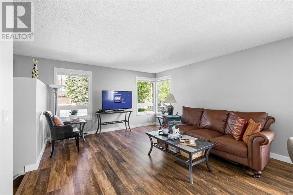 Single Family House Bungalow for Sale in  Macewan Glen Drive NW MacEwan Glen Calgary 