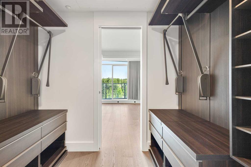 Single Family House for Sale in    Avenue SW Eau Claire Calgary 