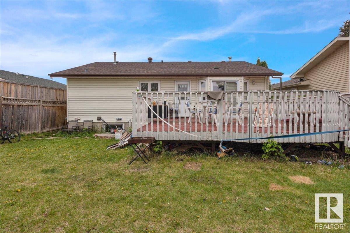 Photo 19 of 168 Warwick Cr Nw, Edmonton AB