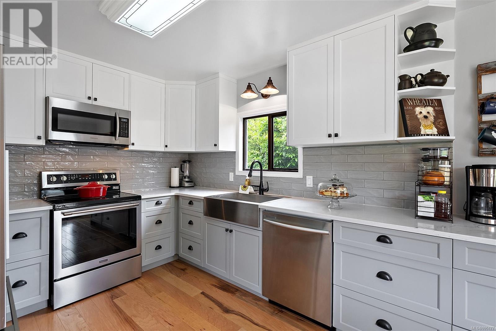 3025 Cobble Hill Rd, Mill Bay