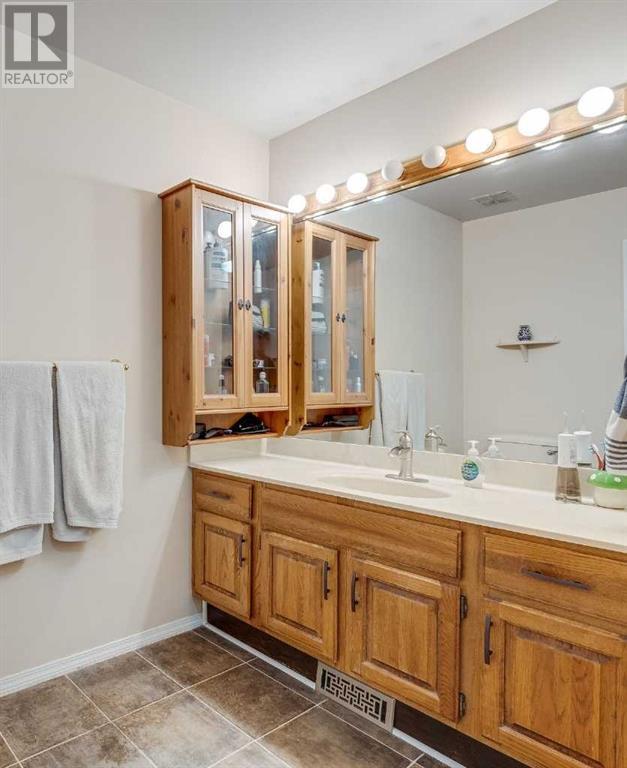 Single Family House 5 Level for Sale in   Silver Springs Road NW Silver Springs Calgary 