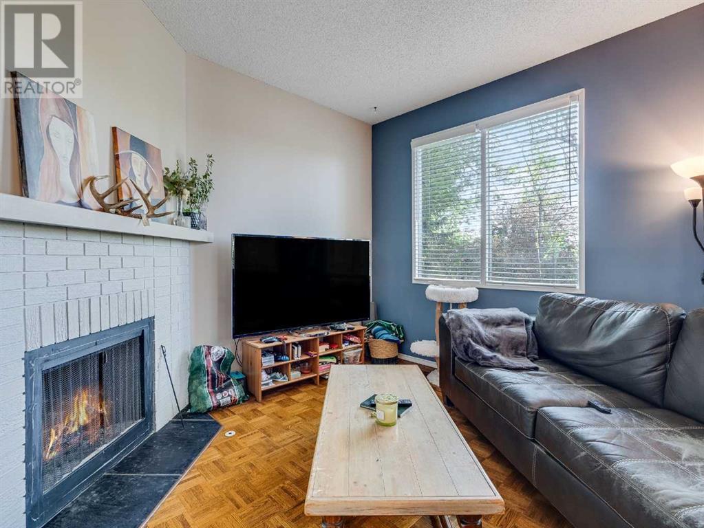 Single Family House 5 Level for Sale in   Silver Springs Road NW Silver Springs Calgary 