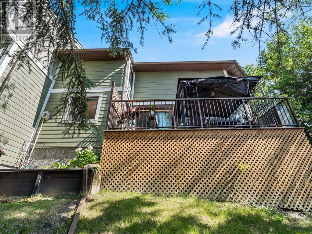 Single Family House 5 Level for Sale in   Silver Springs Road NW Silver Springs Calgary 