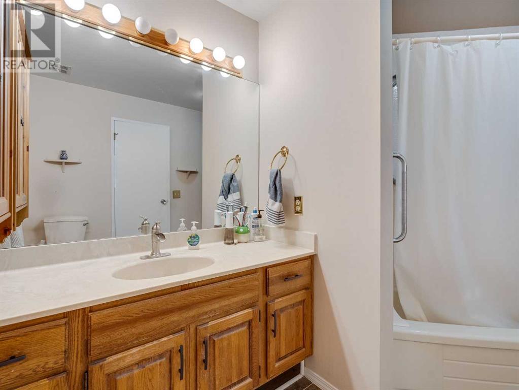 Single Family House 5 Level for Sale in   Silver Springs Road NW Silver Springs Calgary 