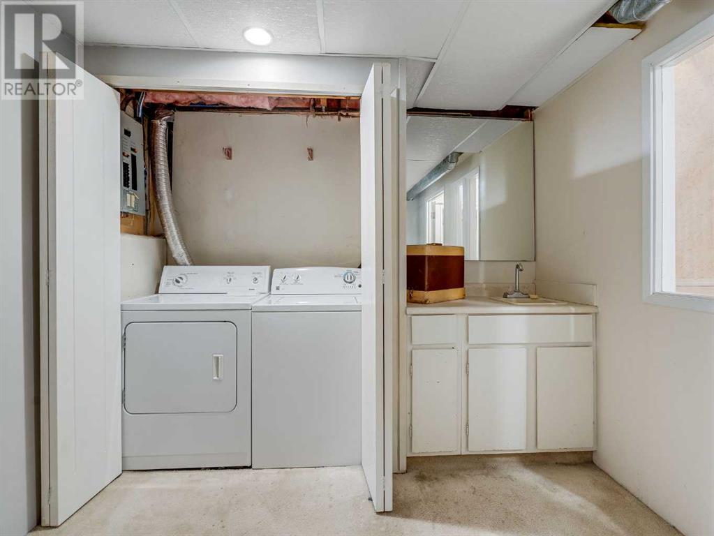 Single Family House 5 Level for Sale in   Silver Springs Road NW Silver Springs Calgary 