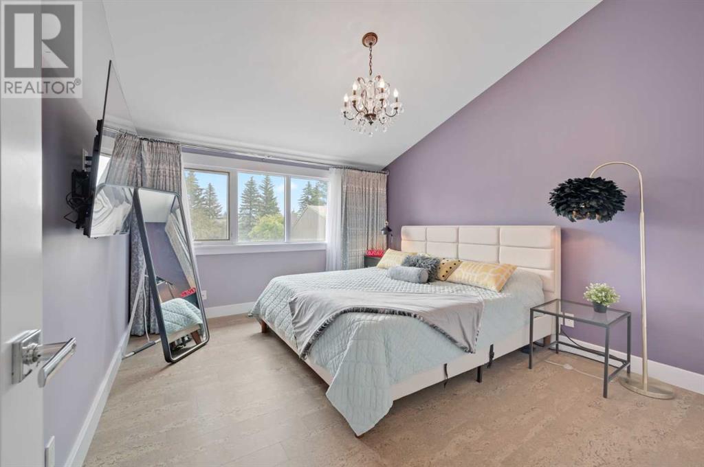 Single Family House 5 Level for Sale in   Oakmoor Drive SW Palliser Calgary 