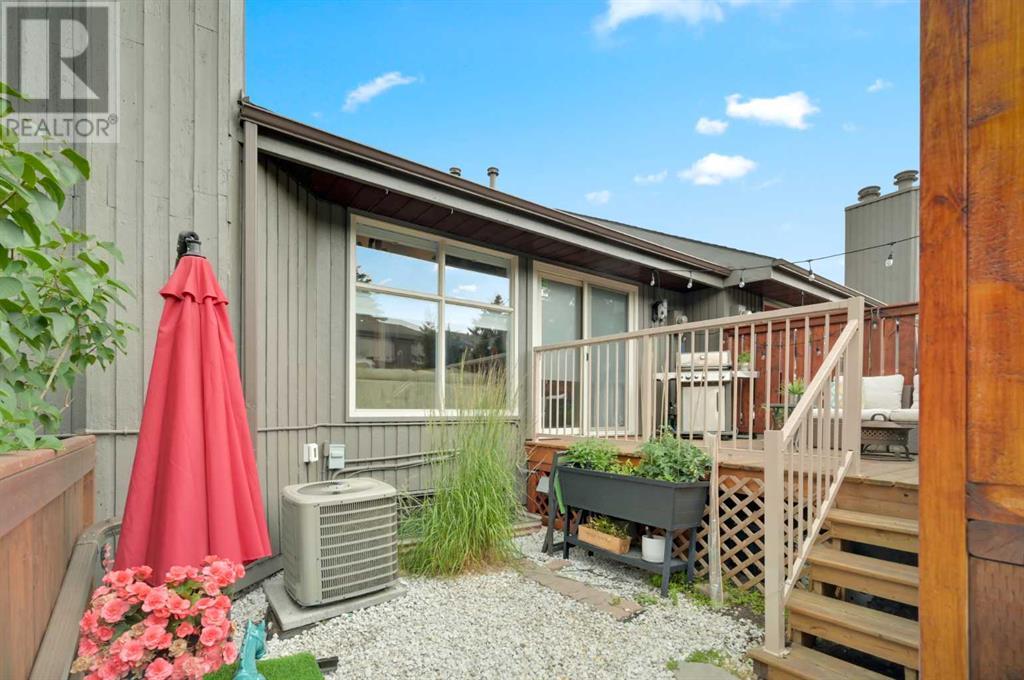Single Family House 5 Level for Sale in   Oakmoor Drive SW Palliser Calgary 