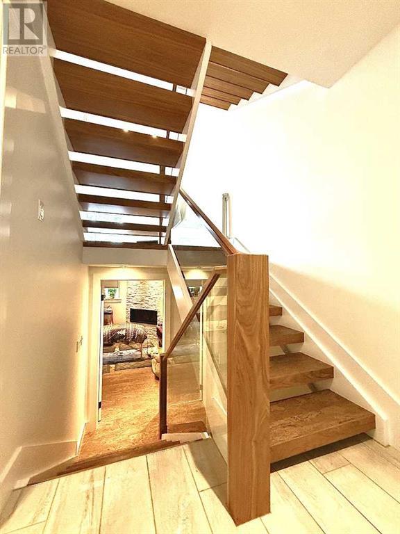 Single Family House 5 Level for Sale in   Oakmoor Drive SW Palliser Calgary 