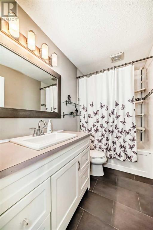 Single Family House for Sale in    Street SW Glenbrook Calgary 