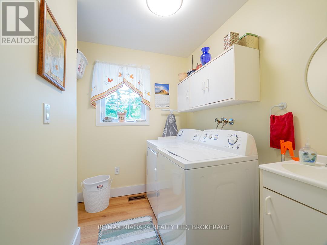 Photo 23 of 633 Wyldewood Road, Port Colborne ON