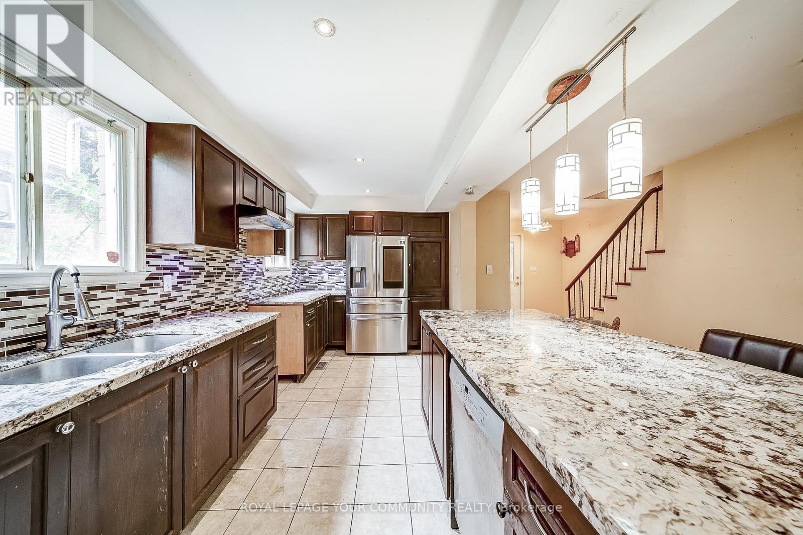 Photo 10 of 69 Daniele Avenue, New Tecumseth ON