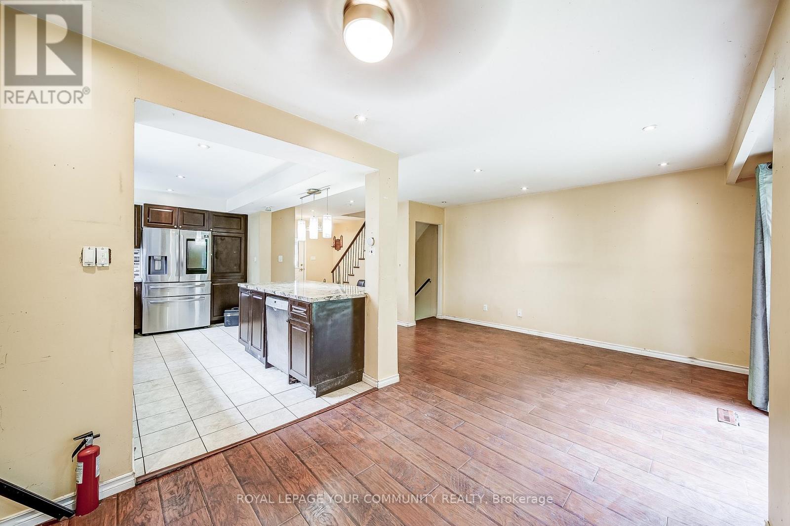 Photo 8 of 69 Daniele Avenue, New Tecumseth ON