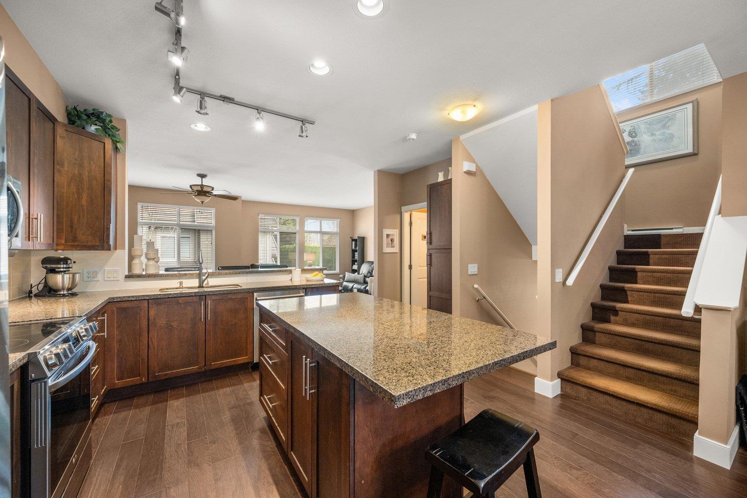 37 15151 34 AVENUE, Surrey real estate listing R2981175